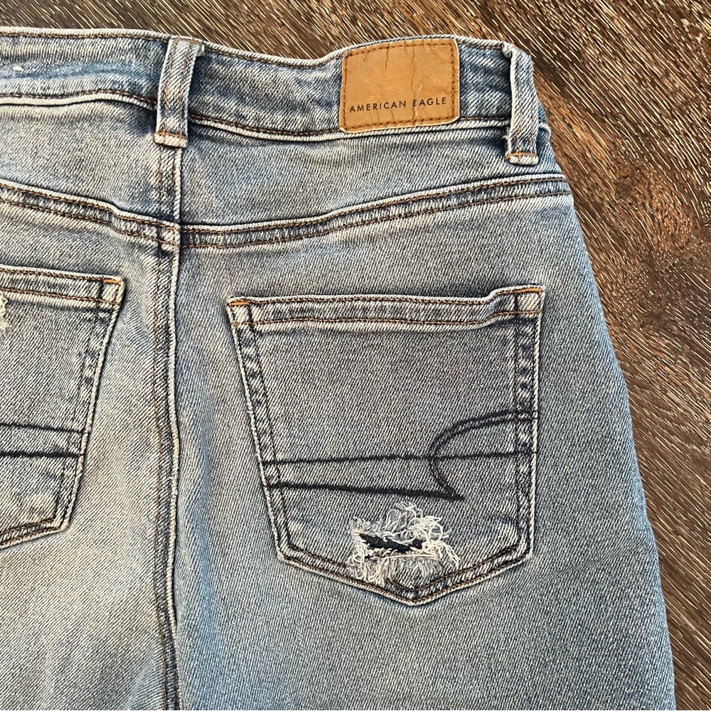 American Eagle Distressed Ripped Denim Mom Jeans Size 0 Regular - Picture 12 of 13
